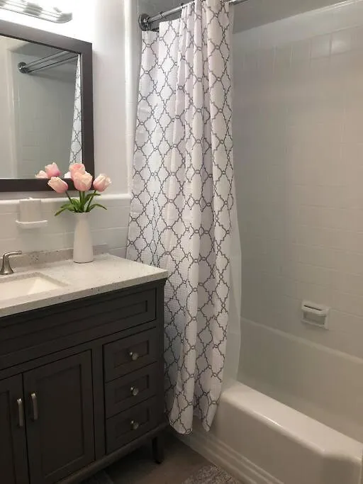 Private Rooms In Townhouse W Shared Baths Qn Bed 1-3Ppl New York Apartment